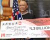 Homem em tratamento de câncer ganha R$ 6,6 bilhão na loteria e vai dividir o prêmio - Jornal da Franca