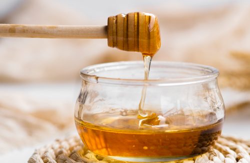 Bula de cuidados para o inverno: conheça benefícios do mel e própolis para a saúde - Jornal da Franca