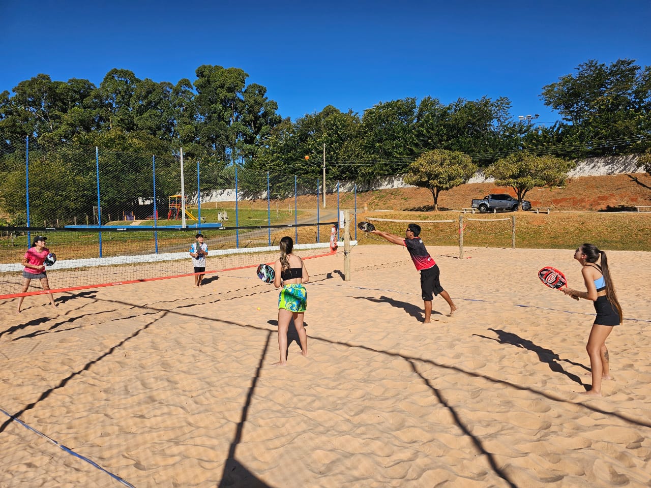 Jornal da Franca – Beach tennis à Franca : le sport gagne de plus en plus de fans de tous âges