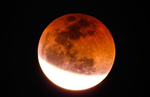 Superlua e eclipse acontecem juntos nesta terça-feira (17); Como ver em Franca - Jornal da Franca