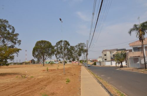 Segurança: Pista de caminhada do CEPEL do Parque Moema recebe nova iluminação - Jornal da Franca