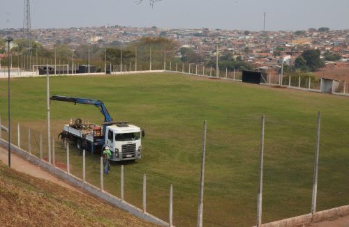 Campo de futebol do Jardim Aeroporto 2 tem nova iluminação concluída - Jornal da Franca