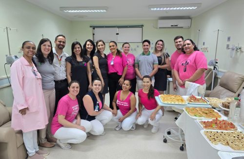 Outubro Rosa: Pacientes oncológicos recebem lenços e café da manhã, em Franca - Jornal da Franca