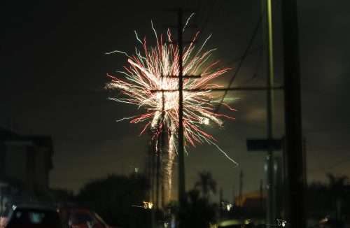 Vai soltar fogos de artifícios no reveillon? Veja os cuidados com a rede elétrica - Jornal da Franca