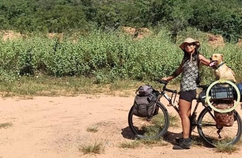 Com uma bicicleta e um cão caramelo, jovem atravessa o Brasil e conquista corações - Jornal da Franca