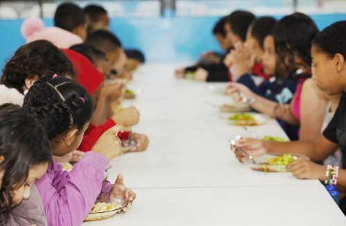 Almoço nas férias: escolas da rede estadual de SP já estão servindo as refeições - Jornal da Franca