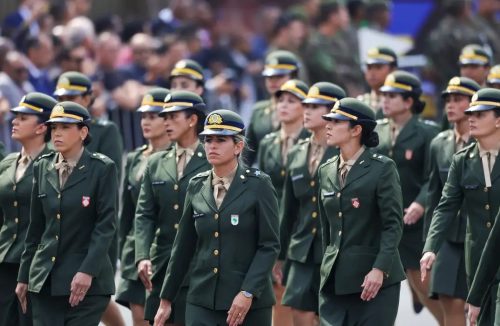 7 mil mulheres se alistam no serviço militar em dois dias, diz Ministério da Defesa - Jornal da Franca