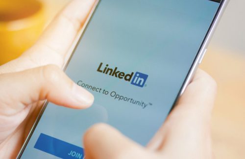 Buscando emprego? Veja algumas dicas do LinkedIn para se proteger de golpes - Jornal da Franca